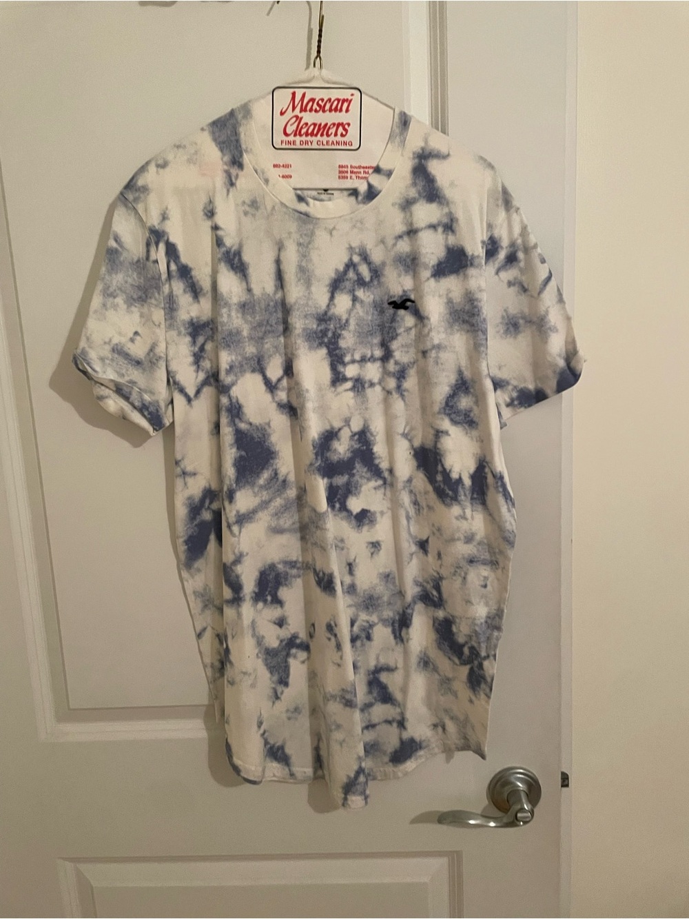Hollister Men's White & Navy Tie-Dye Short Sleeve Tee